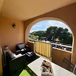 Sejour Au Port הייר