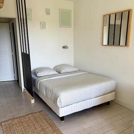 Sejour Au Port Apartment